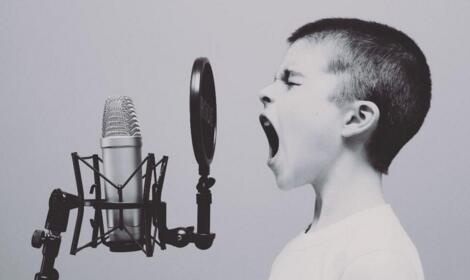 华盛顿大学：在录音中听到自己的声音为什么会让我们感到不适？